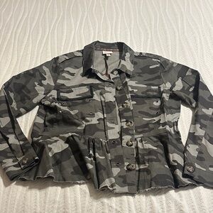 Knox Rose Gray Camouflage Utility Jacket